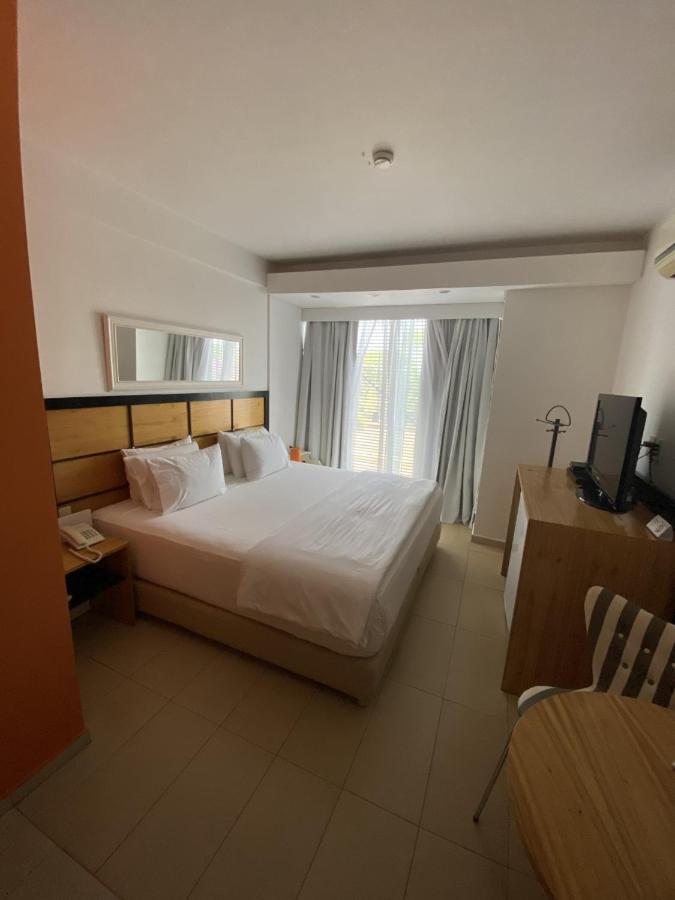Milord Hotel Encarnacion Exterior photo